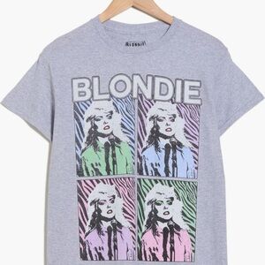 Philcos Retro Vintage Zebra Pop Art ICON Blondie Graphic Women's Crewneck Tshirt